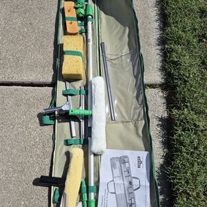 Unger Window Cleaning Kit with Green and Yellow Tools. Local Pick Up Only.